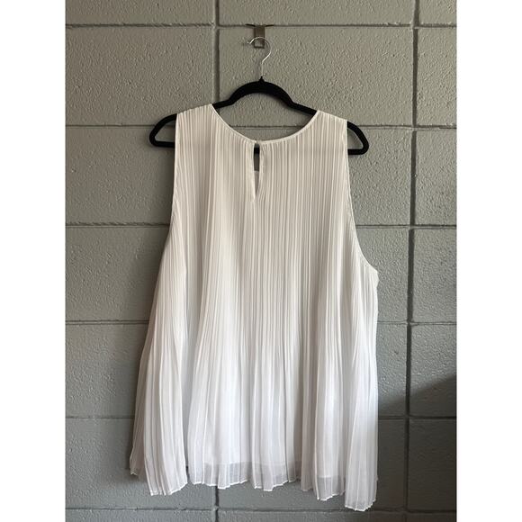 Women's Halogen Plus Size Pleated Flowy White Tank size 3X Careerwear Minimalist - Picture 3 of 3